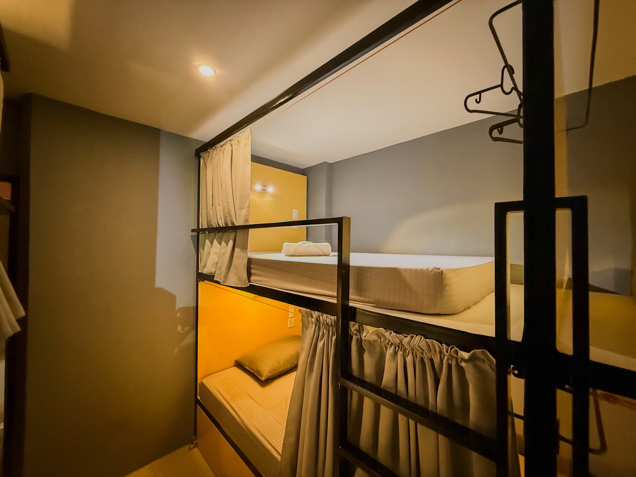 Double Bed (Mixed Genders, Max 2 pax)_6