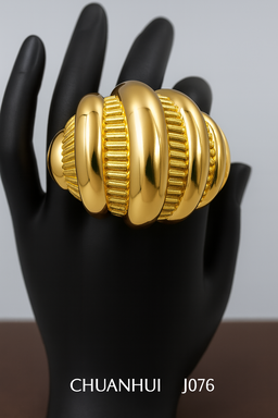Bold Luxury Gold Statement Ring - J076