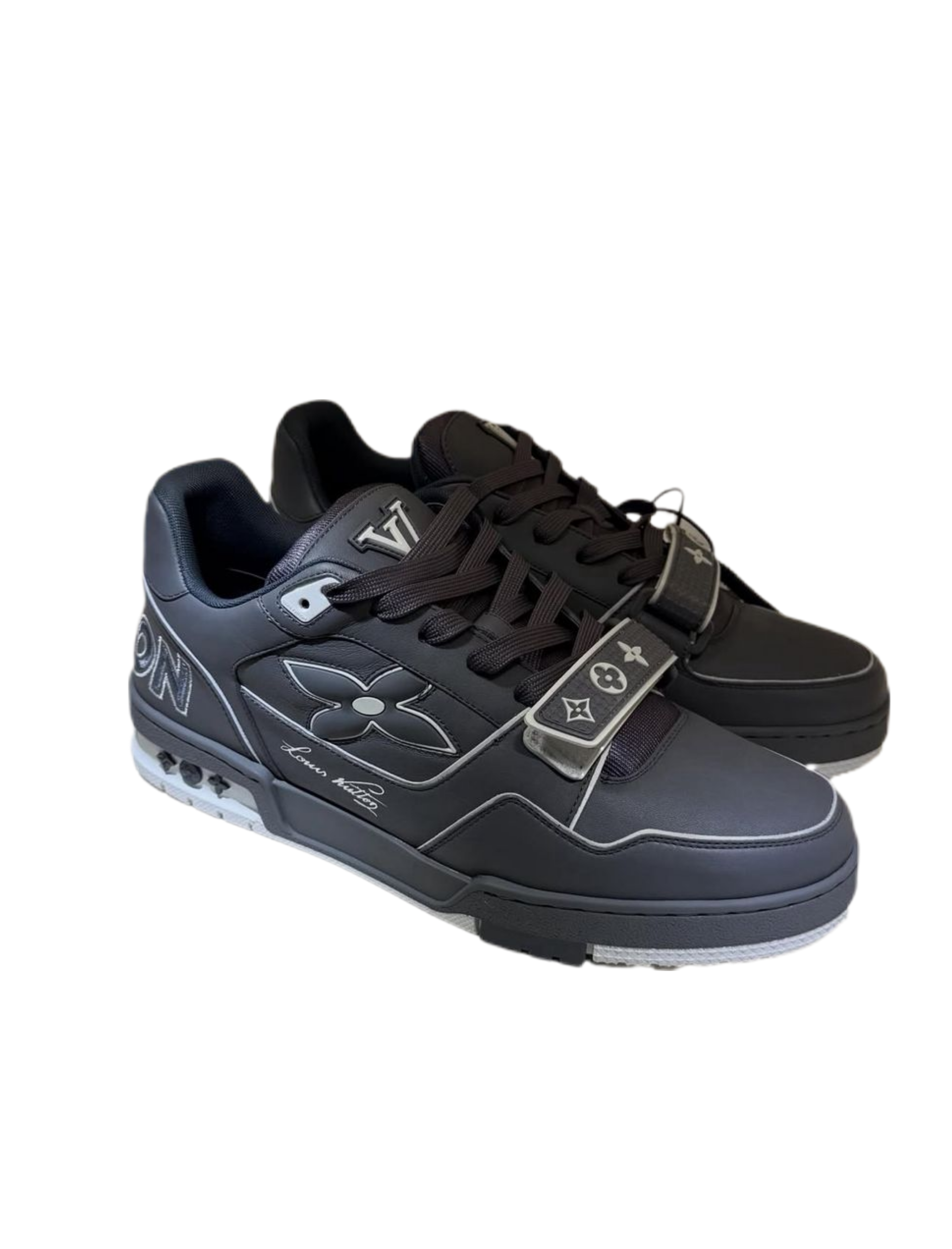 LV SNEAKERS 