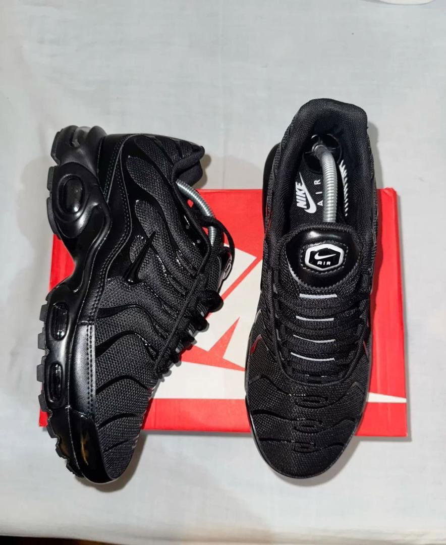 Nike TN Triple Black_2