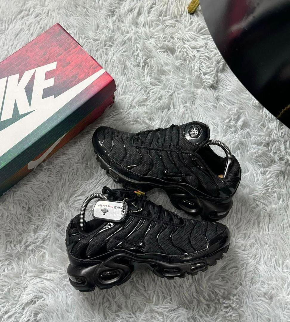 Nike TN Triple Black_1