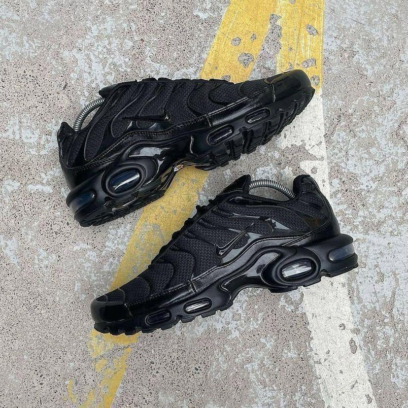 Nike TN Triple Black