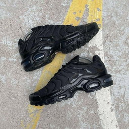 Nike TN Triple Black