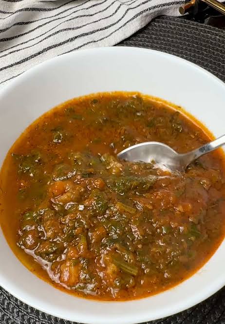 Spinach with Tomato Sauce - سبانخ بالصلصة_0
