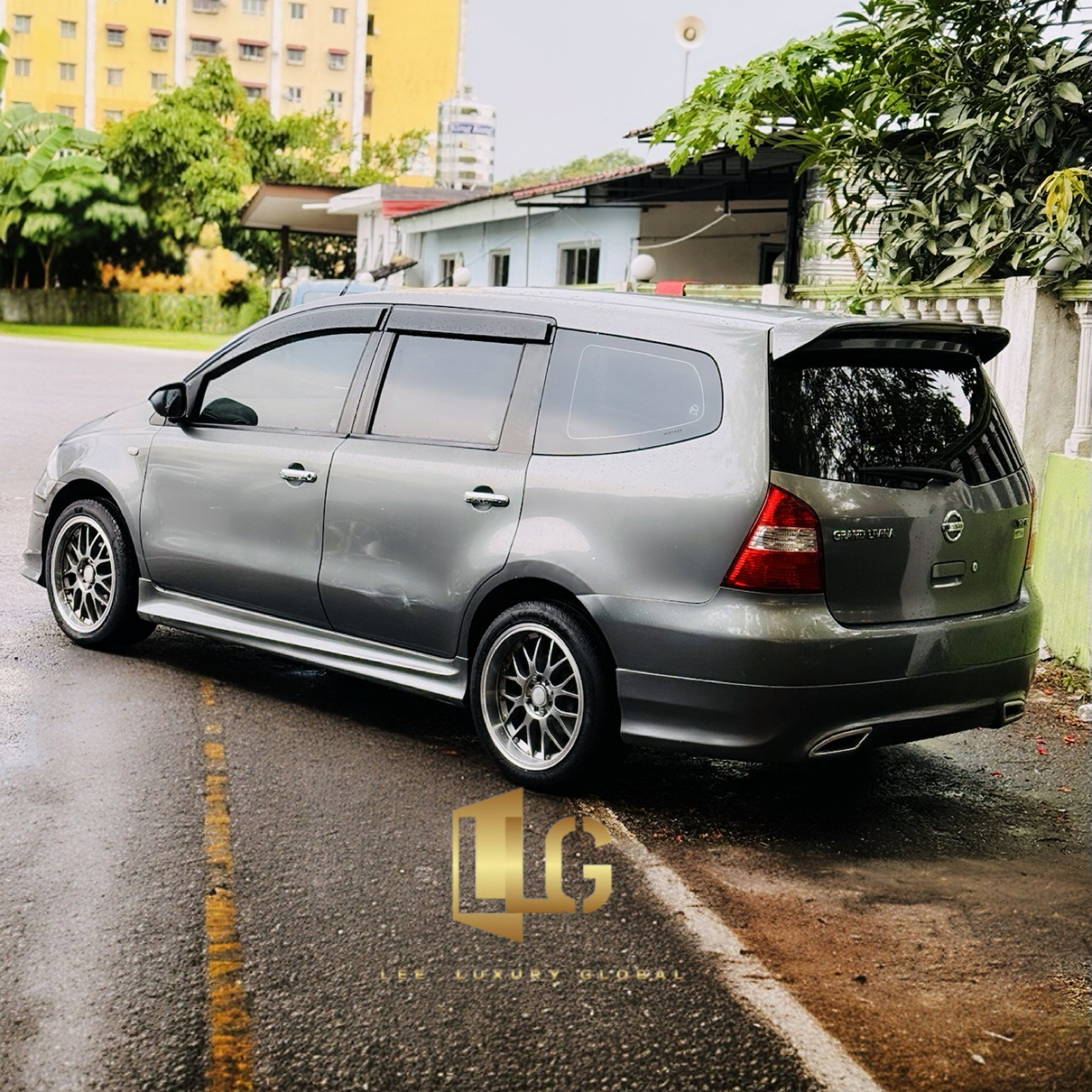 N01 - Nissan Livina 1.8L_4