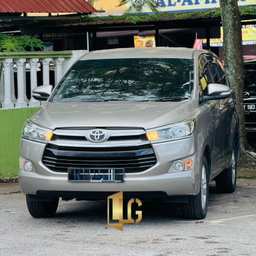 T02  - Toyota INNIVA X