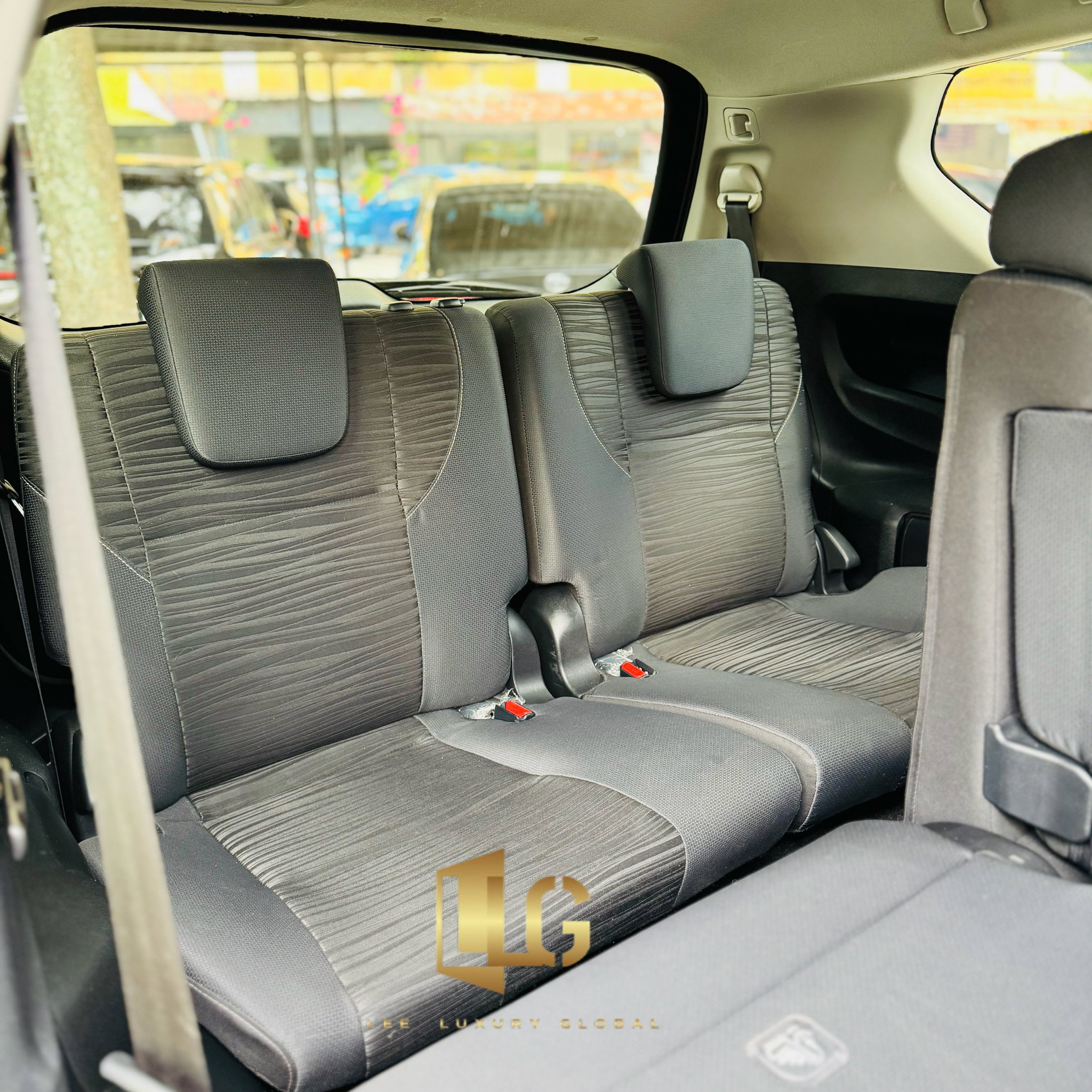 T02  - Toyota INNIVA X_2