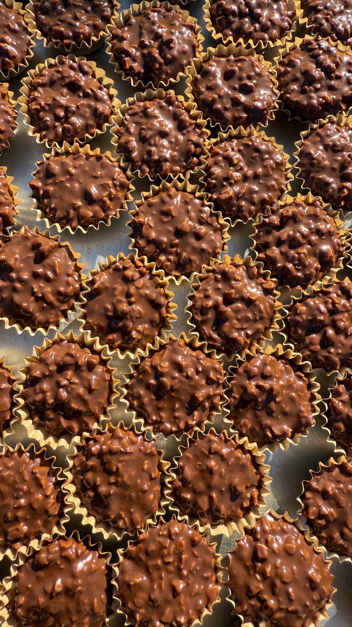Choc Almond Cookies_0