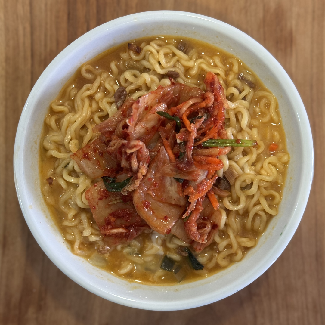 Kimchi Ramyeon (김치 라면)