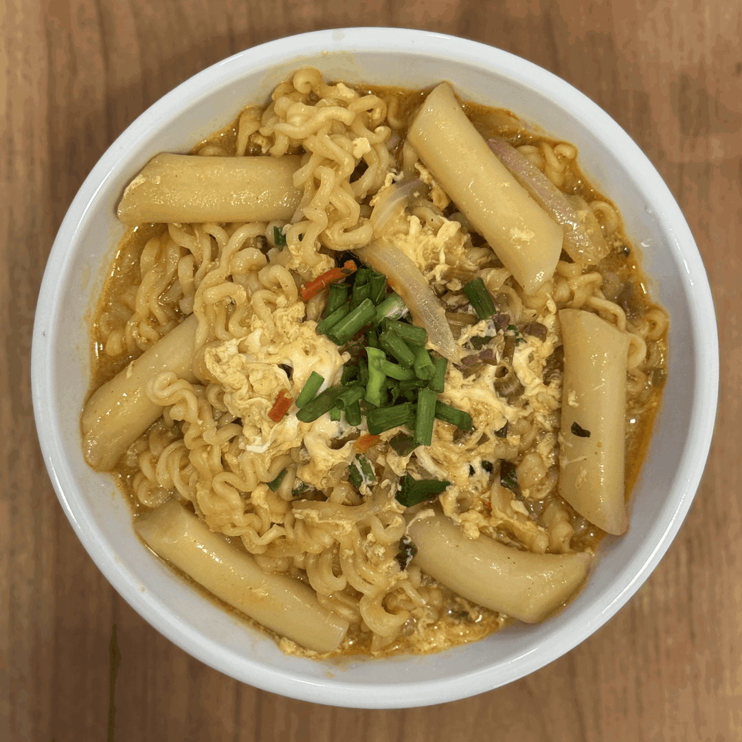 Tteok Ramyeon (떡 라면)