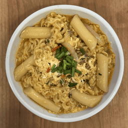 Tteok Ramyeon (떡 라면)