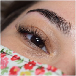 classic lashes extensions  (1 hour 30 minutes)