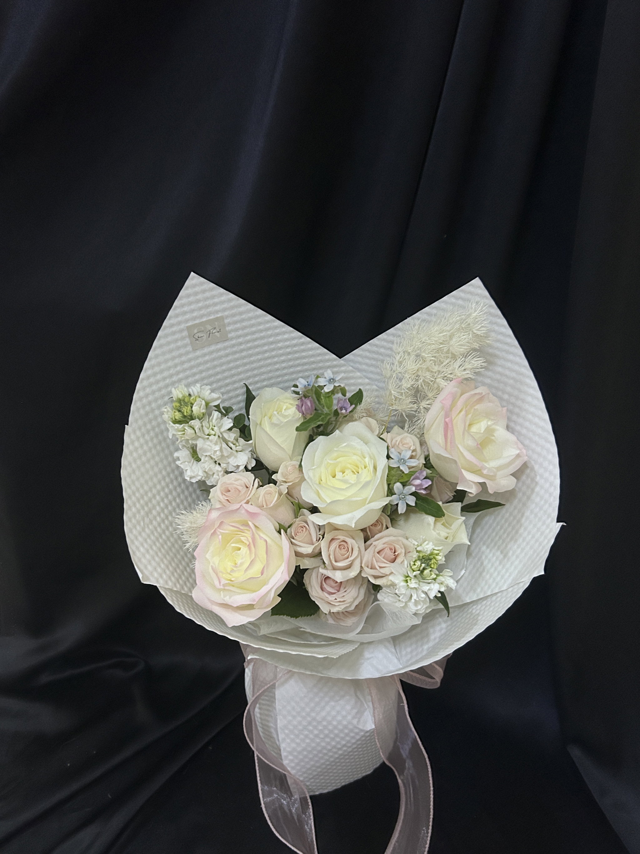 Soft Bloom Bouquet_0