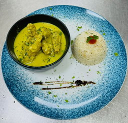 Caril de Galinha Cafrial c/ Coco e Arroz Branco