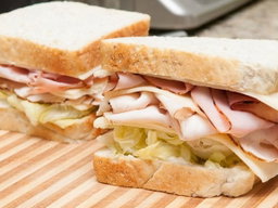 Smoked Turkey Sandwich  ساندويتش الديك الرومي المدخن