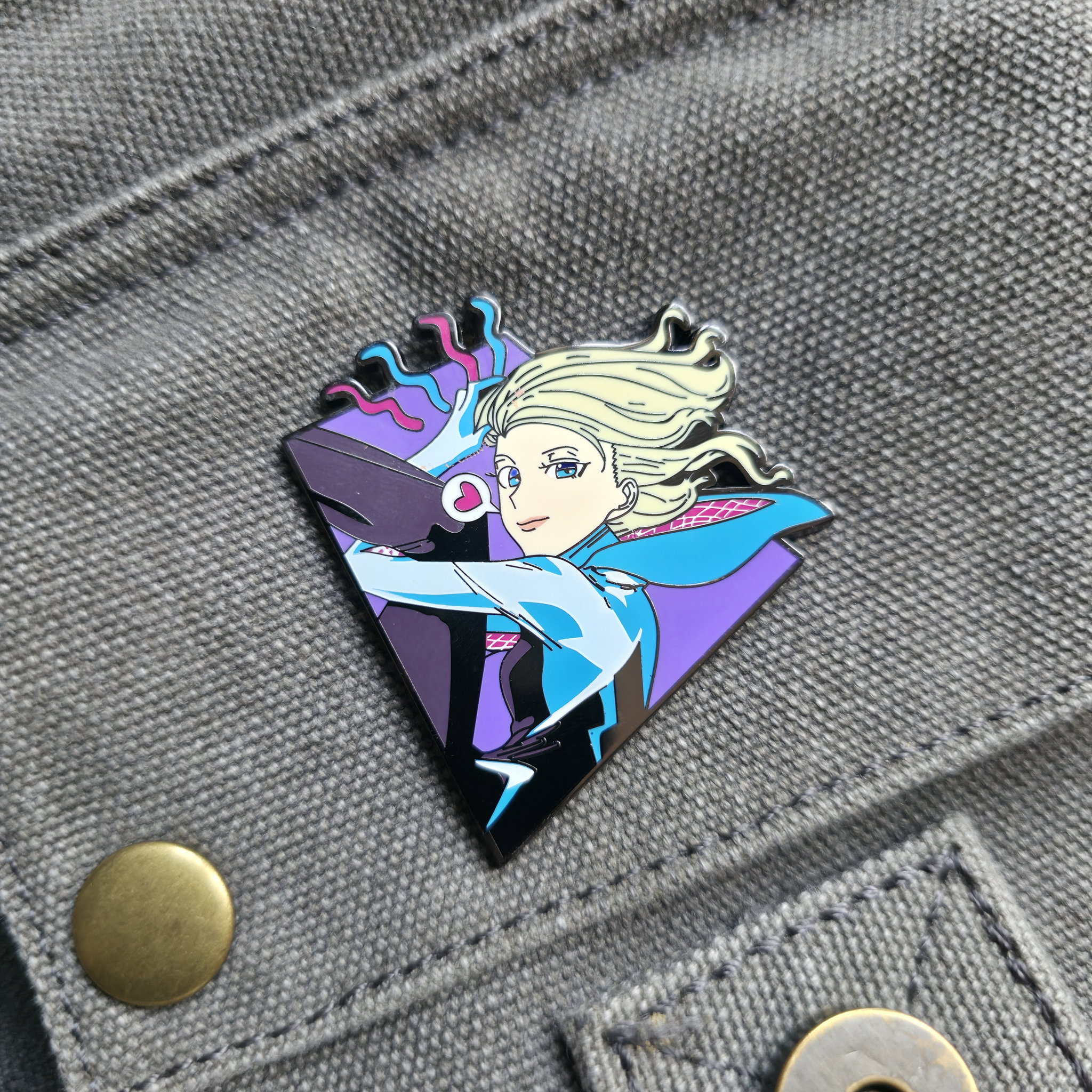 Gwen enamel pin_0
