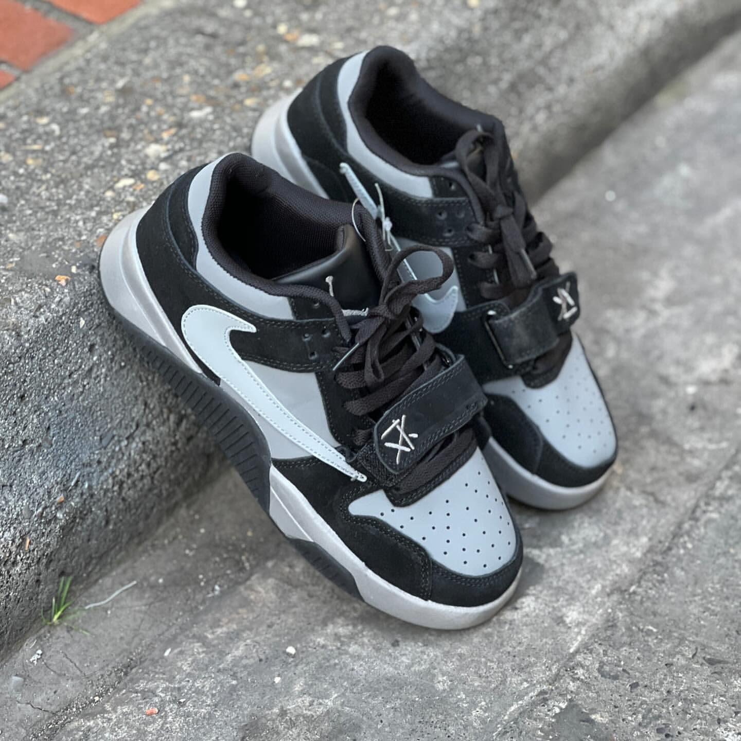 Travis Scott × Jordan Jumpman Jack “Black/Grey”_1