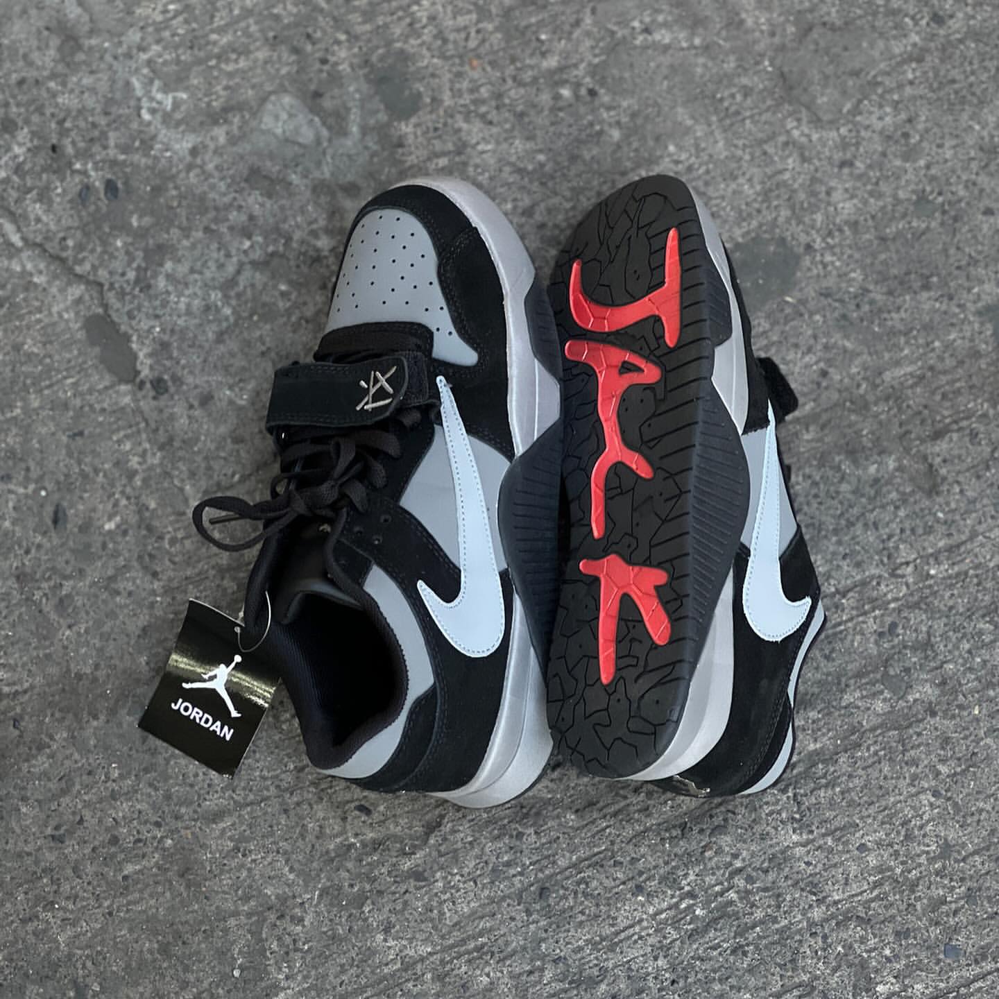 Travis Scott × Jordan Jumpman Jack “Black/Grey”_0