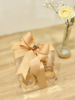 Envoltura personalizada en Caja Clear