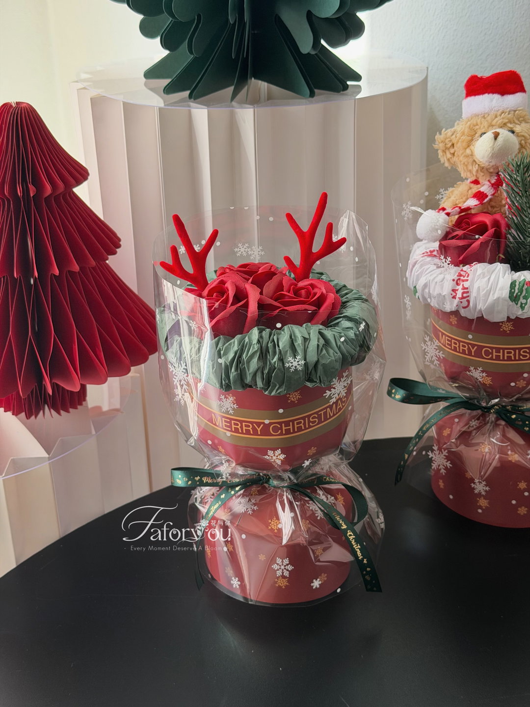 Small Christmas Round Bouquet ( Antler )
