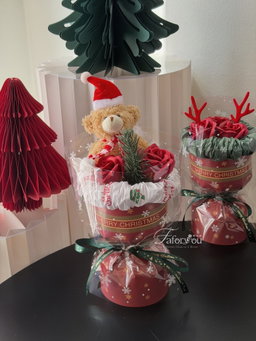 Small Christmas Round Bouquet  ( Bear )