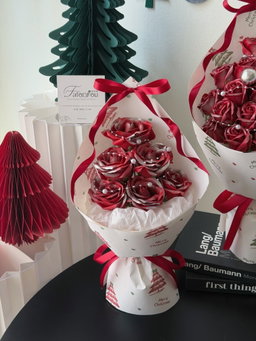 6 Stalk Christmas Tree Bouquet 