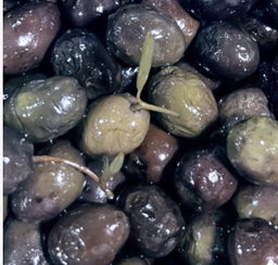 Black olives زيتون اسود