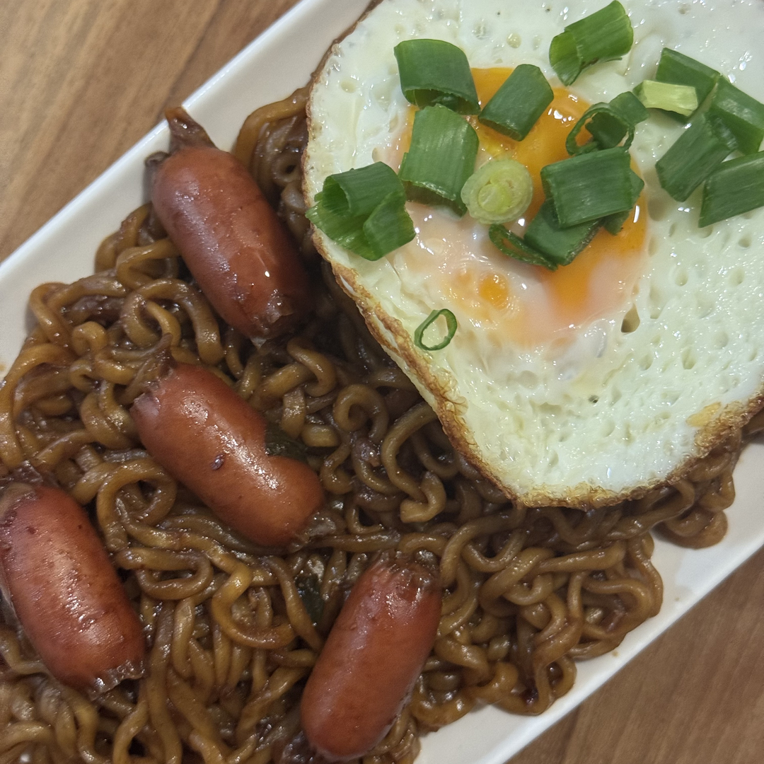 Sausage Chapagetti (소시지 짜파게티)