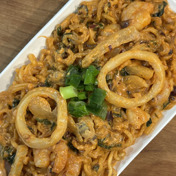 Creamy Spicy Stir Fried Seafood Ramyeon (크리미 매운해물 볶음라면)