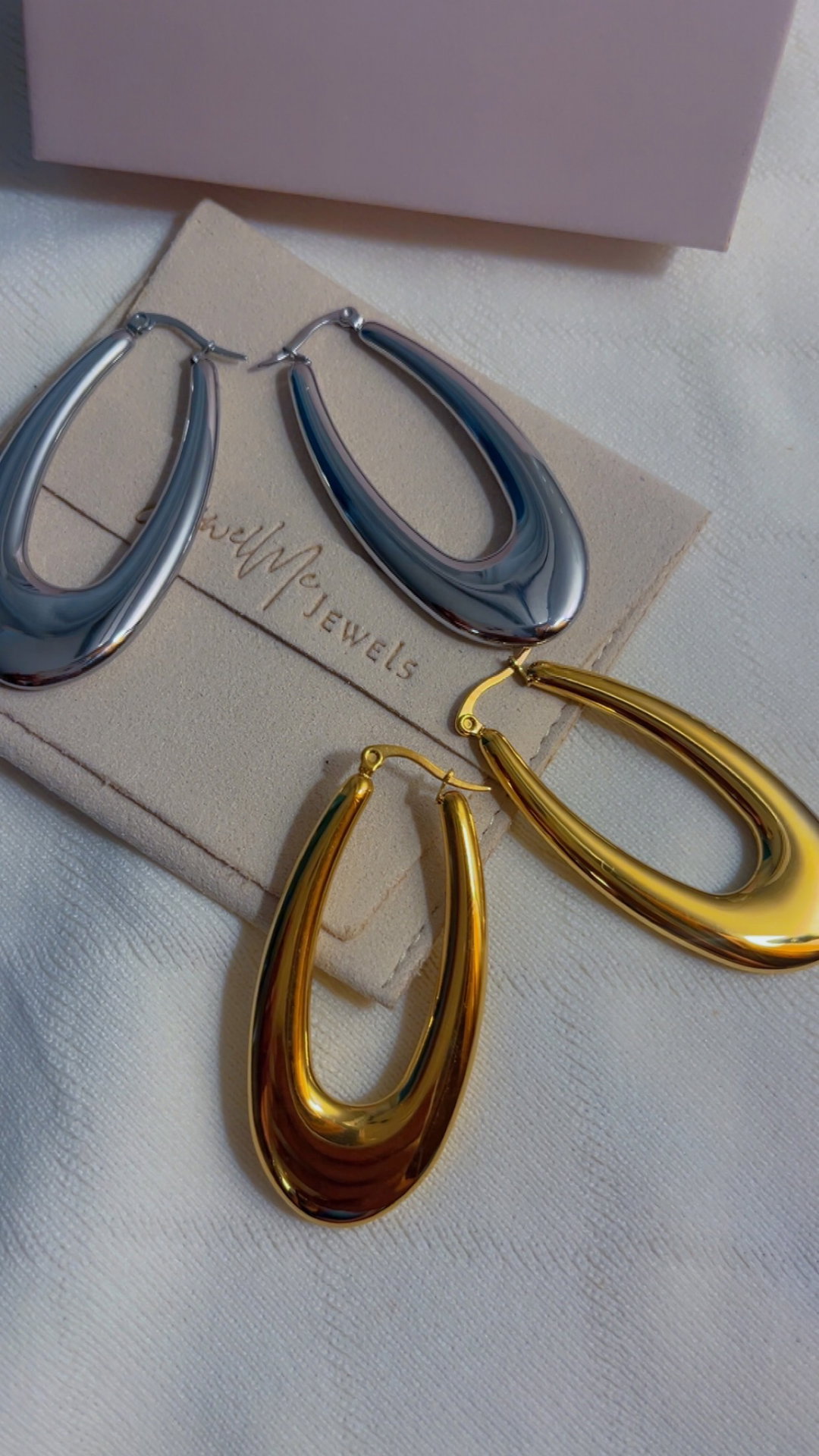 Oval Hoop Earrings 