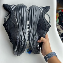 Hoka Stinson 7 “Black”