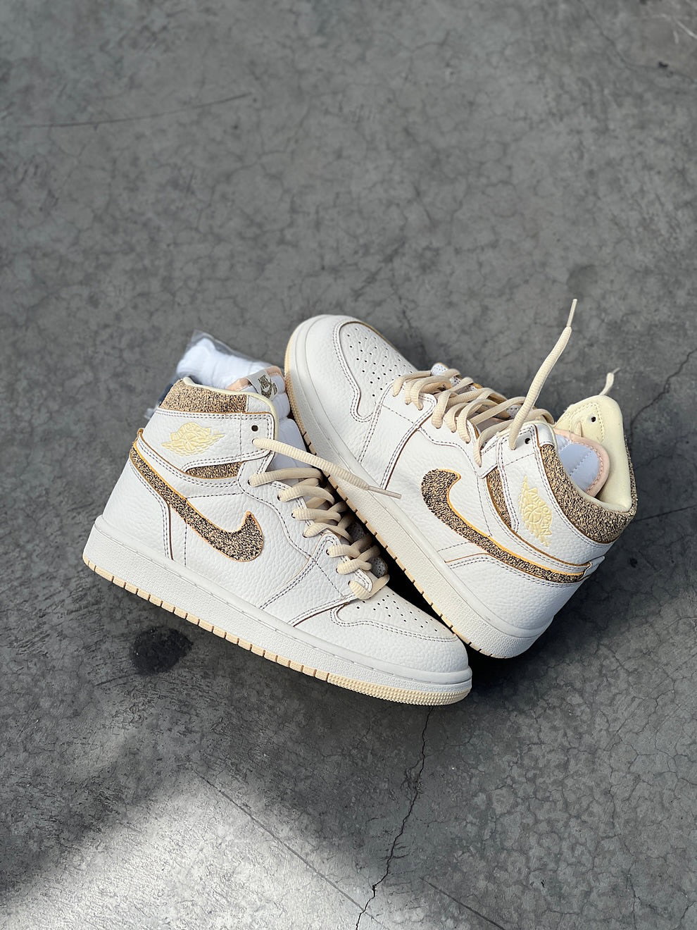 Air Jordan 1 Retro High “Vibrations of Naija”_2