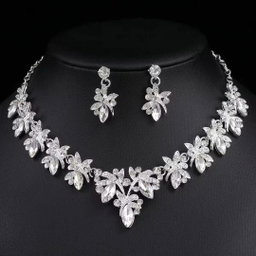 JWLE-0032	diamond set for women