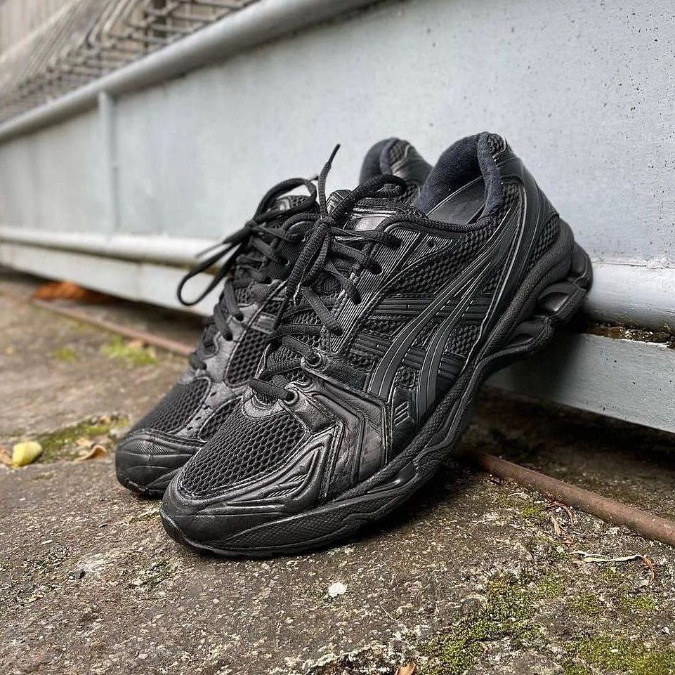 Asics GEL-Kayano 14 “Triple Black” 🖤