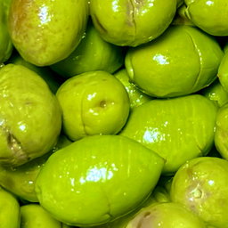 Green jumbo olives زبتون اخضر زهره