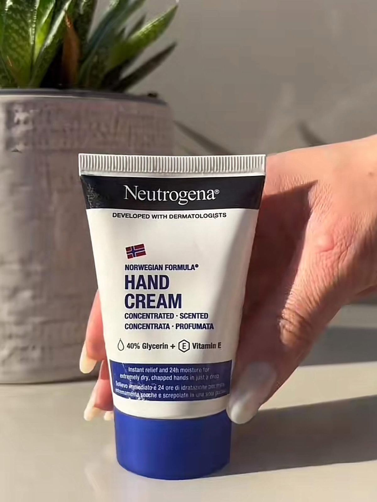 NEUTROGENA Concentrated Hand  cream blue نيتروجينا كريم لليدين ازرق_0