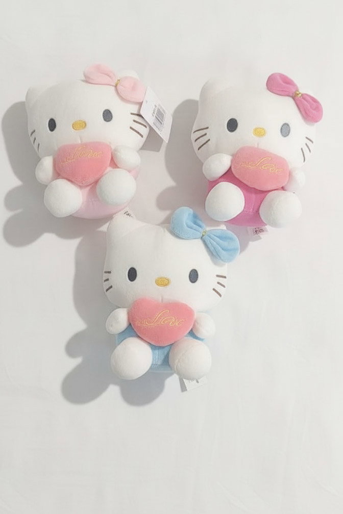Hello Kitty "Love Heart" Plush Collection