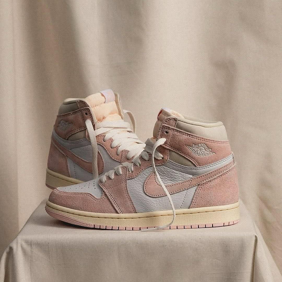 Air Jordan 1 High OG “Washed Pink” 🌸