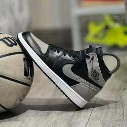 Air Jordan 1 High OG “Shadow 1.0 Leather” ⚫️🤍