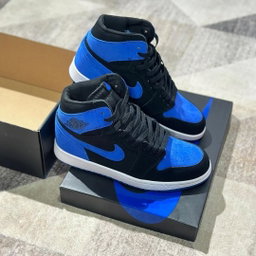 Air Jordan 1 High OG “Royal Reimagined” 💙🤍