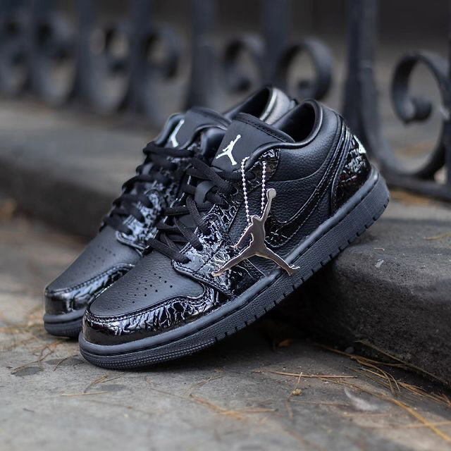 Air Jordan 1 Low “Patent Elephant” 🐘⚪️🖤