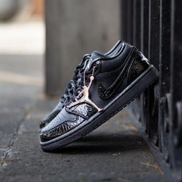 Air Jordan 1 Low “Patent Elephant” 🐘⚪️🖤