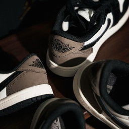 Air Jordan 1 Low x Travis Scott “Mocha” 🤎⚫️