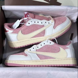Air Jordan 1 Low x Travis Scott “Cream/Pink” 🤍🌸