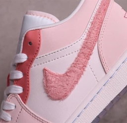 Air Jordan 1 Low “Mighty Swooshers Pink” 🌸🎀
