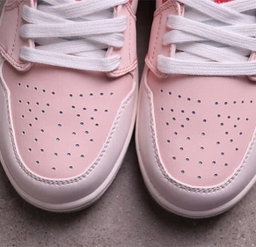 Air Jordan 1 Low “Mighty Swooshers Pink” 🌸🎀