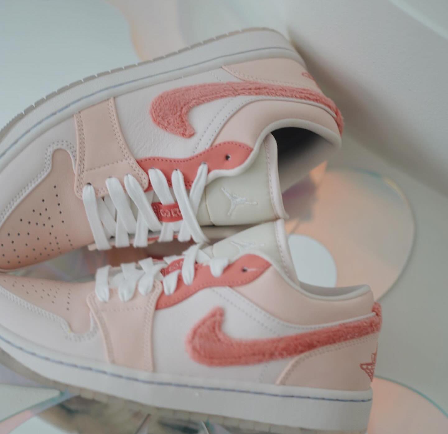 Air Jordan 1 Low “Mighty Swooshers Pink” 🌸🎀_1