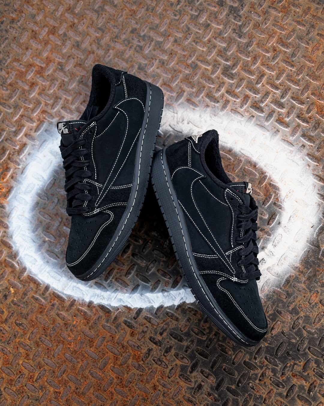 Air Jordan 1 Low x Travis Scott “Phantom” ⚫️🤍