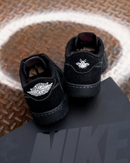 Air Jordan 1 Low x Travis Scott “Phantom” ⚫️🤍