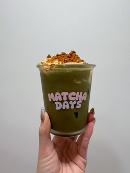 Banana Purr-ding Hojicha Latte